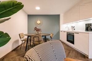 Wohnung Nr. 13 - Moderne Ferienwohnung, 70qm,  2 Schlafzimmer, 1 Wohnzimmer, max. 4 Personen