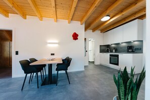 Wohnung Nr. 22 - Moderne Ferienwohnung, 70qm, 2 Schlafzimmer, 1 Wohnzimmer, max. 5 Personen