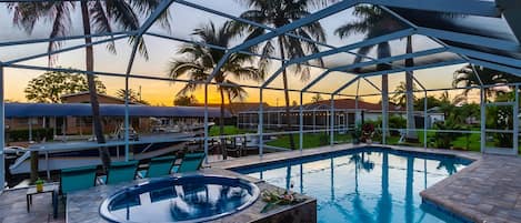 Breathtaking back yard with Jacuzzi and Swimming Pool