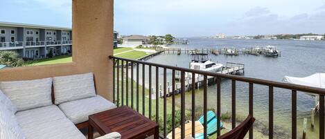 Bayfront Balcony offer Spectacular Views