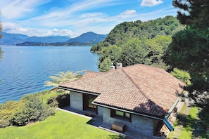 Villa Isa, Ispra Lake Maggiore - NORTHITALY VILLAS vacation villa rentals