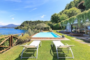 Villa Isa, Ispra Lake Maggiore - NORTHITALY VILLAS vacation villa rentals