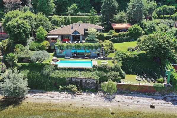 Villa Isa, Ispra Lake Maggiore - NORTHITALY VILLAS vacation villa rentals