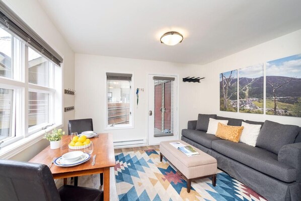 Viking Lodge 310 offers a top floor corner unit location and provides a more spacious layout than many units in this popular building.