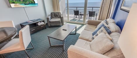 Direct Oceanfront, Beautifully Decorated