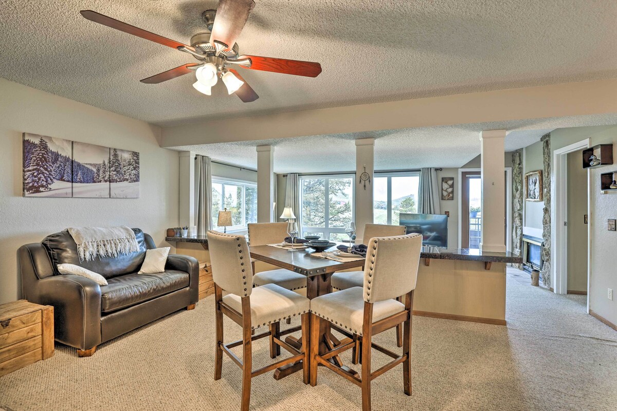 Ski-In/Ski-Out Granby Ranch Condo with Hot Tub!