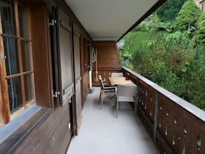 Himmel, Pflanze, GebÀude, Wolke, Fenster, Baum, Haus, Holz, Urban Design, Steigung