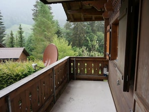 Himmel, Pflanze, GebÀude, Wolke, Fenster, Baum, Haus, Holz, Urban Design, Steigung