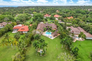 Mangos 13 - aerial view of the property
