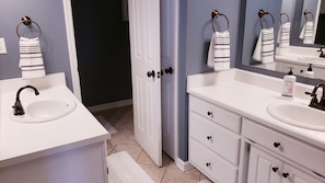 Master  bathroom 