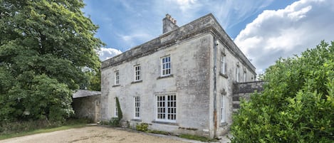 The Garden House - an elegant and stylish property