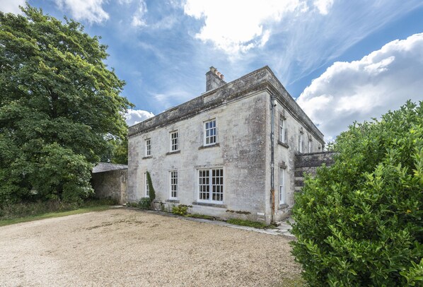 The Garden House - an elegant and stylish property