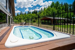 Bain à remous extérieur