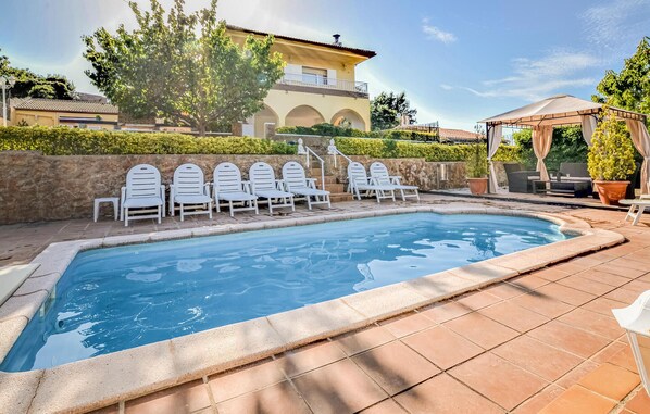 pool