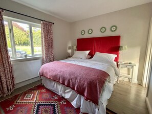 Tearose bedroom in The Cider Mill