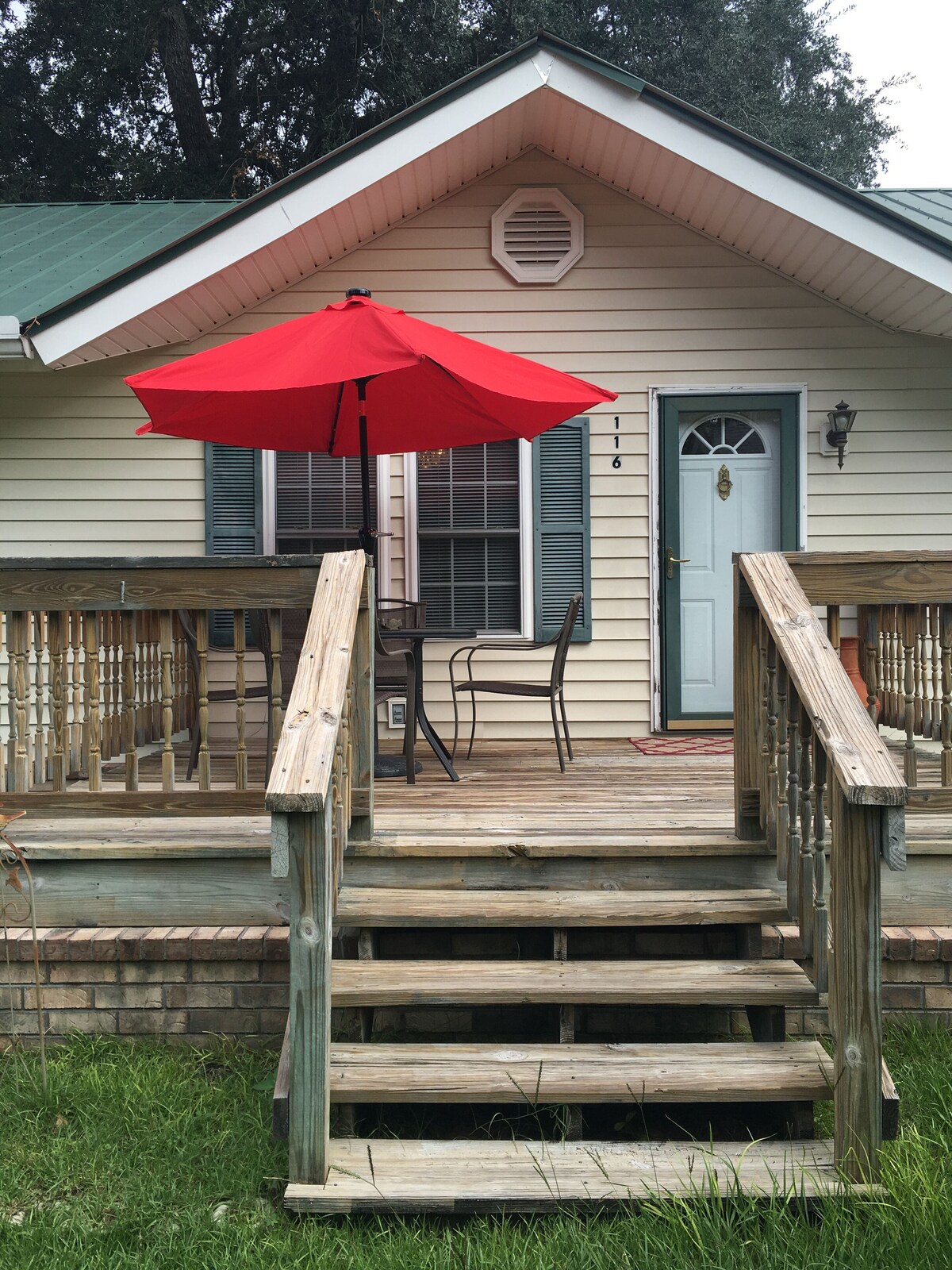Lake Home walking distance to Marina and 2 more boat landings within a Mile!