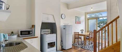 Open plan kitchen and dining area