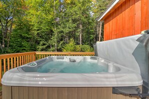 The hot tub is great year-round, is professionally maintained before each stay.