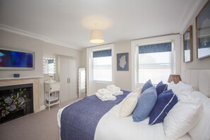 Master bedroom with TV can either be twins or a superking