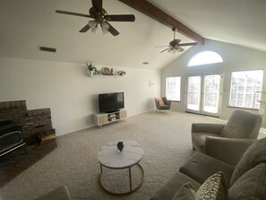Main room great lighting throughout the day or use blind to seclude from light.