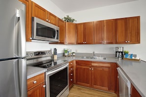 Kitchen - Kahala 112