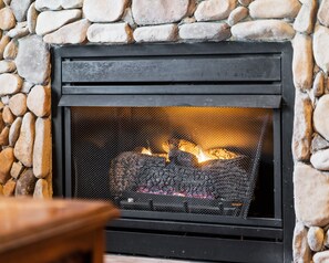 Seasonal gas fireplace