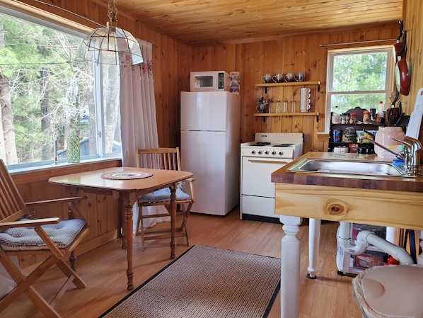 Cottage kitchen.