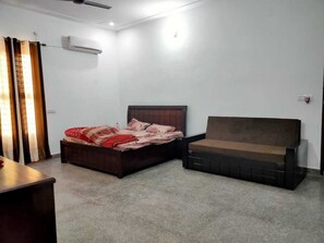 Bedroom with Queen bed and Bed Sofa queen size