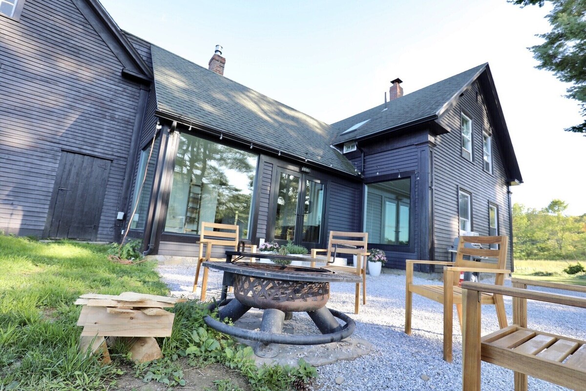 Waterfront – modern farmhouse on historical lake front property. Farm Experience