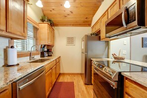 Kitchen | Trash Bags & Paper Towels