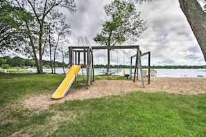 From a playground to docks, boat rentals, and yard games, there's plenty to do!