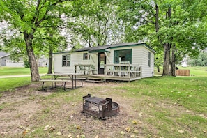 This vacation rental is perfect for all lake lovers!