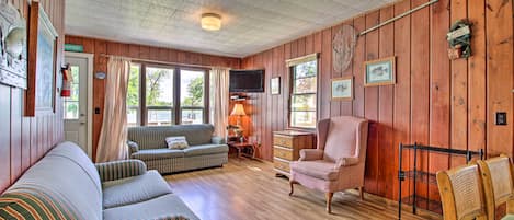 Relax and unwind at this 2-bed, 1-bath vacation rental cabin in Dent, MN