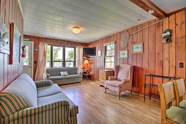Relax and unwind at this 2-bed, 1-bath vacation rental cabin in Dent, MN