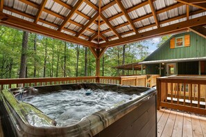 Tub, Hot Tub, Indoors, Architecture, Building