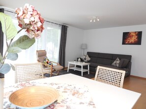 A1 Ferienwohnung, 73qm, Terrasse, 2 Schlafzimmer, max. 6 Personen-Wohnbereich