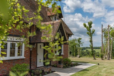 Keepers Cottage - lovely rural house in 5 acres with 3 bedrooms