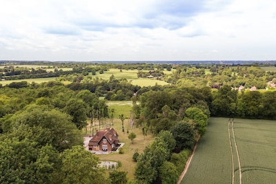 Keepers Cottage - lovely rural house in 5 acres with 3 bedrooms