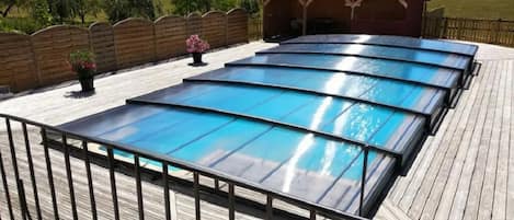 Piscine 5m x 10m strictement réservée aux locataires