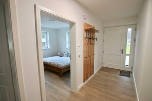 Blick in das Schlafzimmer 1
