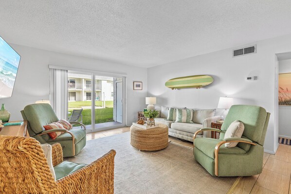 Colony Beach Club 121