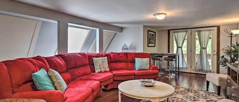 Come visit this 1-bedroom, 1-bathroom apartment in Townsend!