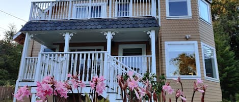 Beautiful, historic. romantic Mendocino coastal home with ocean views.