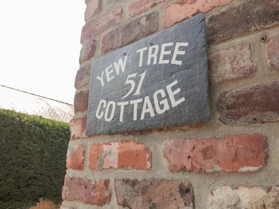 Yew Tree Cottage, SOUTH CAVE