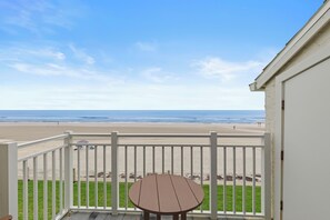 Colony Beach Club 225 balcony