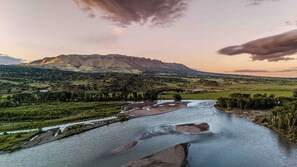 The Yellowstone River with Sheep Mountain in the backdrop.