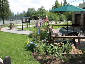  On property 5 tennis courts and one pickleball court. Tennis pro too.