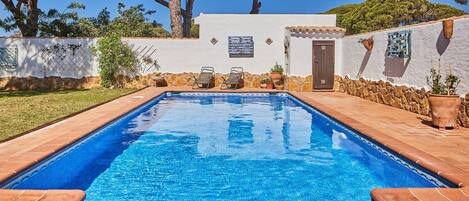 Villa Maymonis Chiclana de la Frontera by Ruralidays