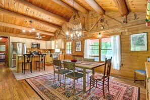 Dining Area | Dishware & Flatware Provided | Single-Story Unit