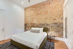 Bedroom (King)